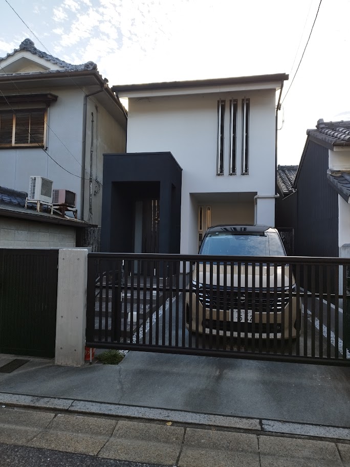 Vertical house